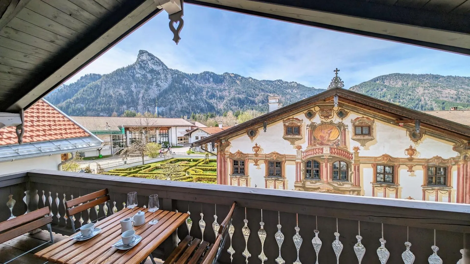 Neu! Moderner Bayrischer Flair Vor Pilatushaus Oberammergau 0*,  Germany