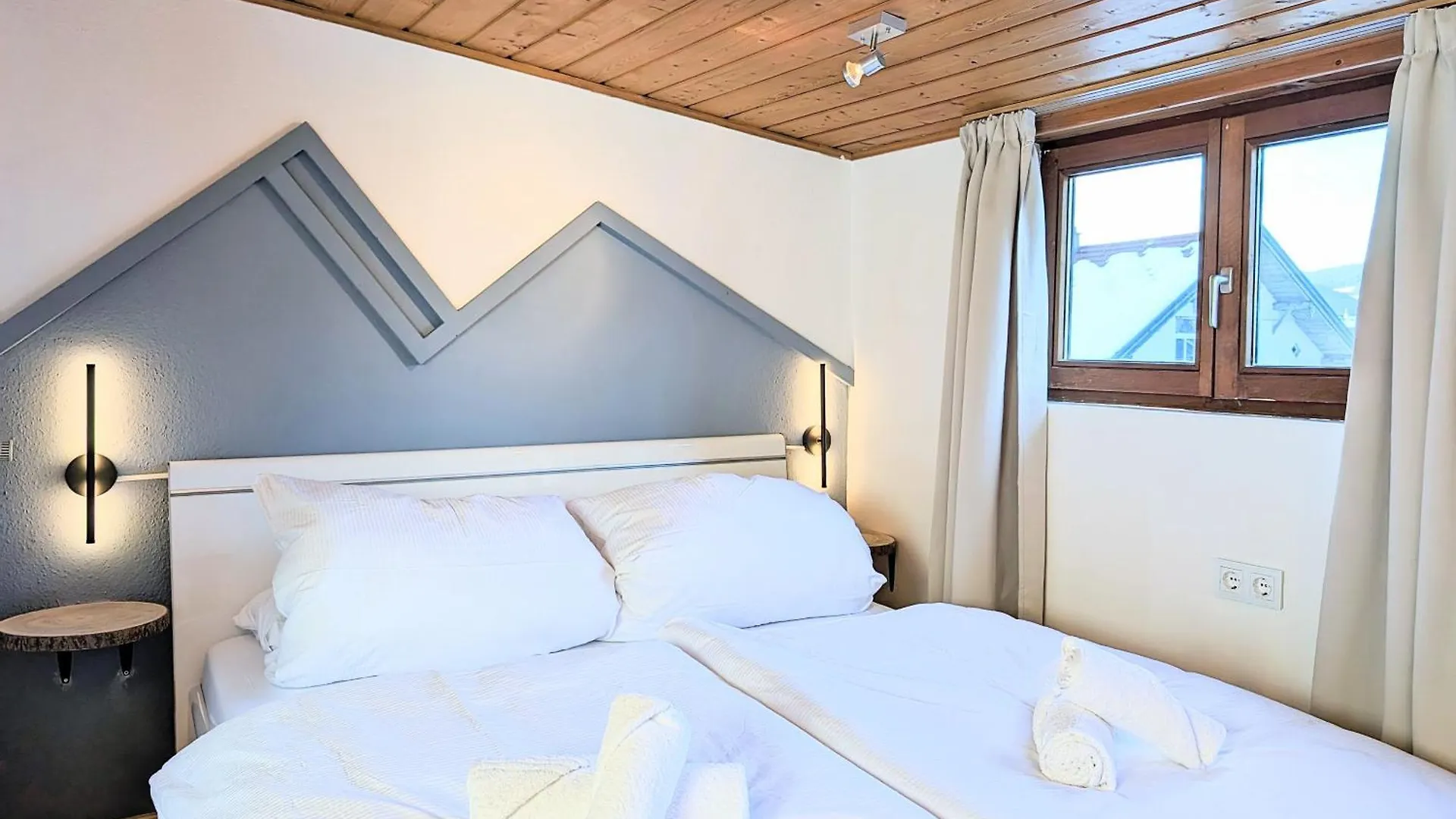 Apartment Neu! Moderner Bayrischer Flair Vor Pilatushaus Oberammergau
