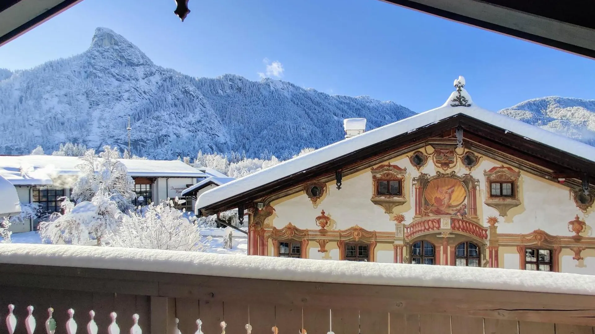 Apartment Neu! Moderner Bayrischer Flair Vor Pilatushaus Oberammergau Germany