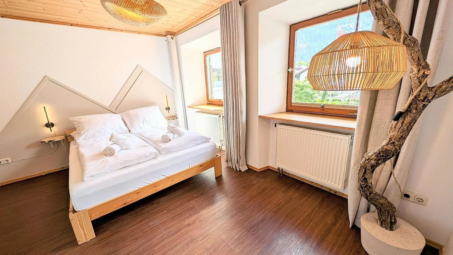 Neu! Moderner Bayrischer Flair Vor Pilatushaus Oberammergau 0*,  Germany